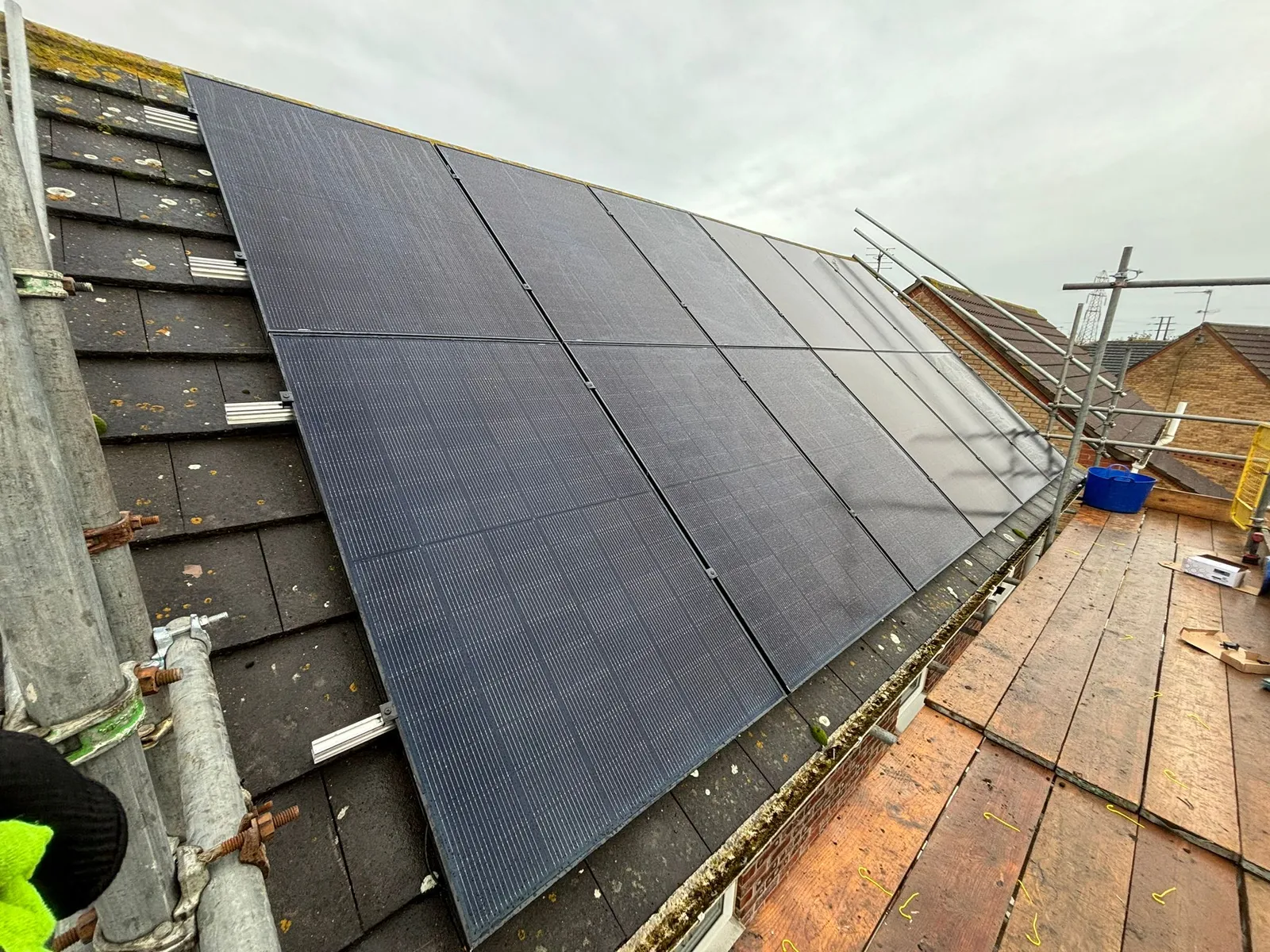 Domestic roof solar by KMM, Sleaford, Lincolnshire