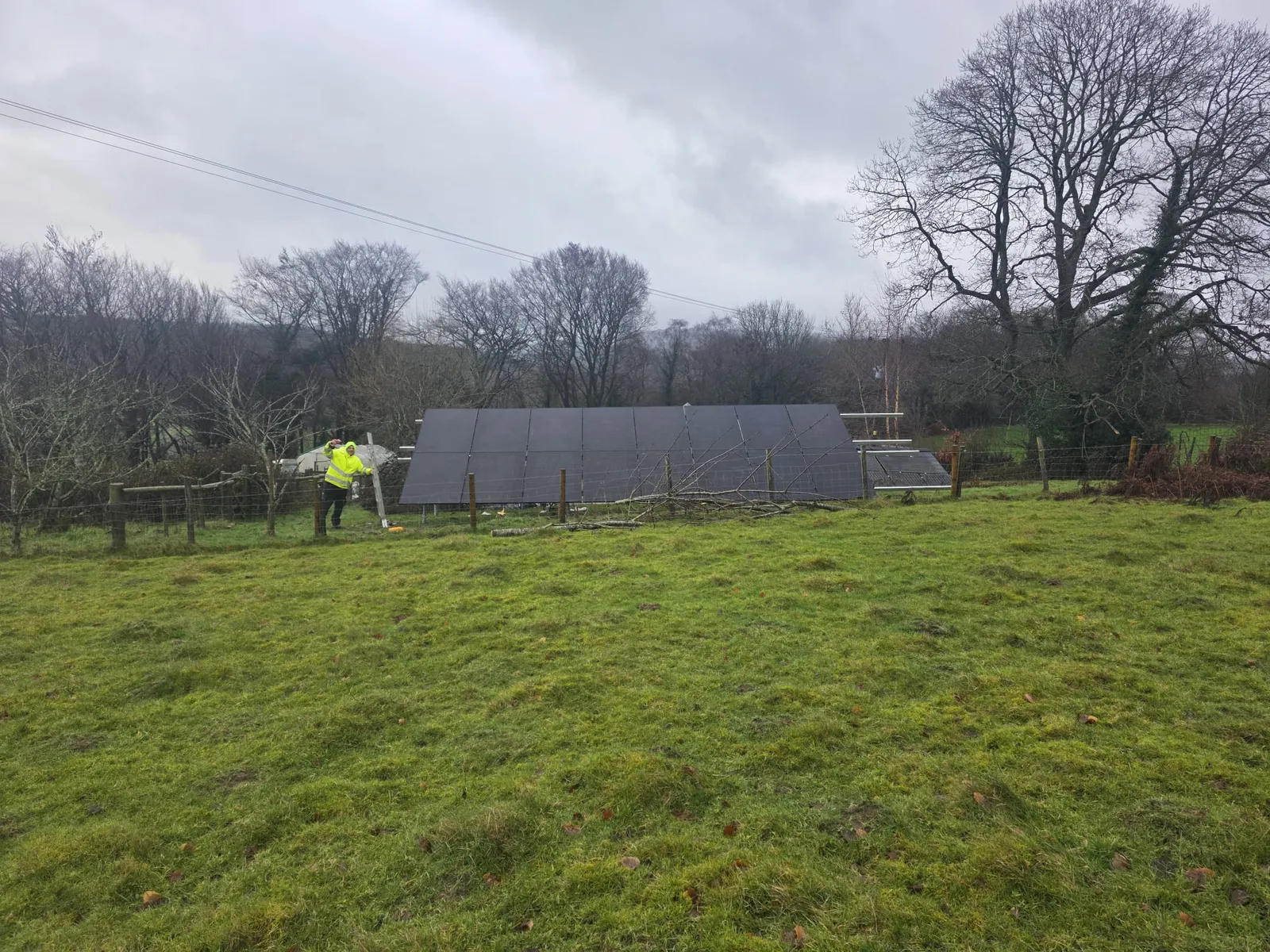 Ground-mount solar array by KMM, Ross-on-Wye